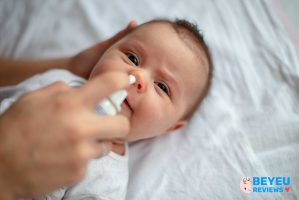 Cách xịt mũi an toàn cho bé khi thời tiết giao mùa