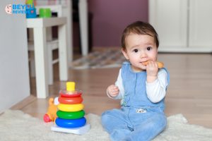 Những thực phẩm mẹ cần hạn chế cho bé ăn khi chưa được 2 tuổi