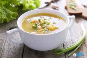 Bé mấy tháng tuổi ăn được cháo gà?