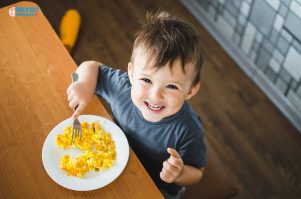 Những thực phẩm giàu DHA mẹ nên thêm vào thực đơn cho bé