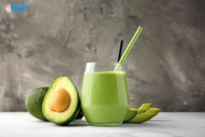 Mách mẹ công thức làm sinh tố bơ bổ dưỡng cho bé ăn dặm