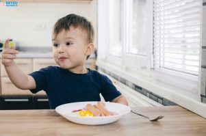 Gợi ý  công thức xúc xích thịt mix rau củ siêu dễ cho bé 