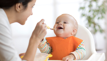 Cháo lươn nên nấu cùng rau để tăng cường dinh dưỡng cho trẻ ăn dặm?