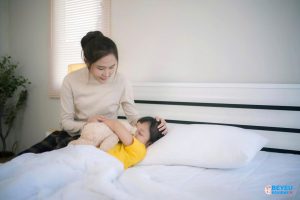 Mẹo gọi trẻ dậy buổi sáng hiệu quả không cần la hét, nạt nộ