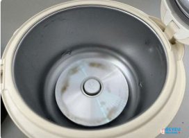 Mẹo vệ sinh mâm nhiệt nồi cơm điện sạch tưng trong vòng nốt nhạc