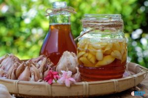 Tăng đề kháng, giảm ho, sổ mũi vào mùa đông cho trẻ bằng tỏi và mật ong